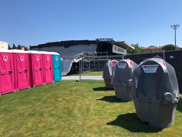 SEBACH France - cabines sanitaires autonomes et urinoirs autonomes