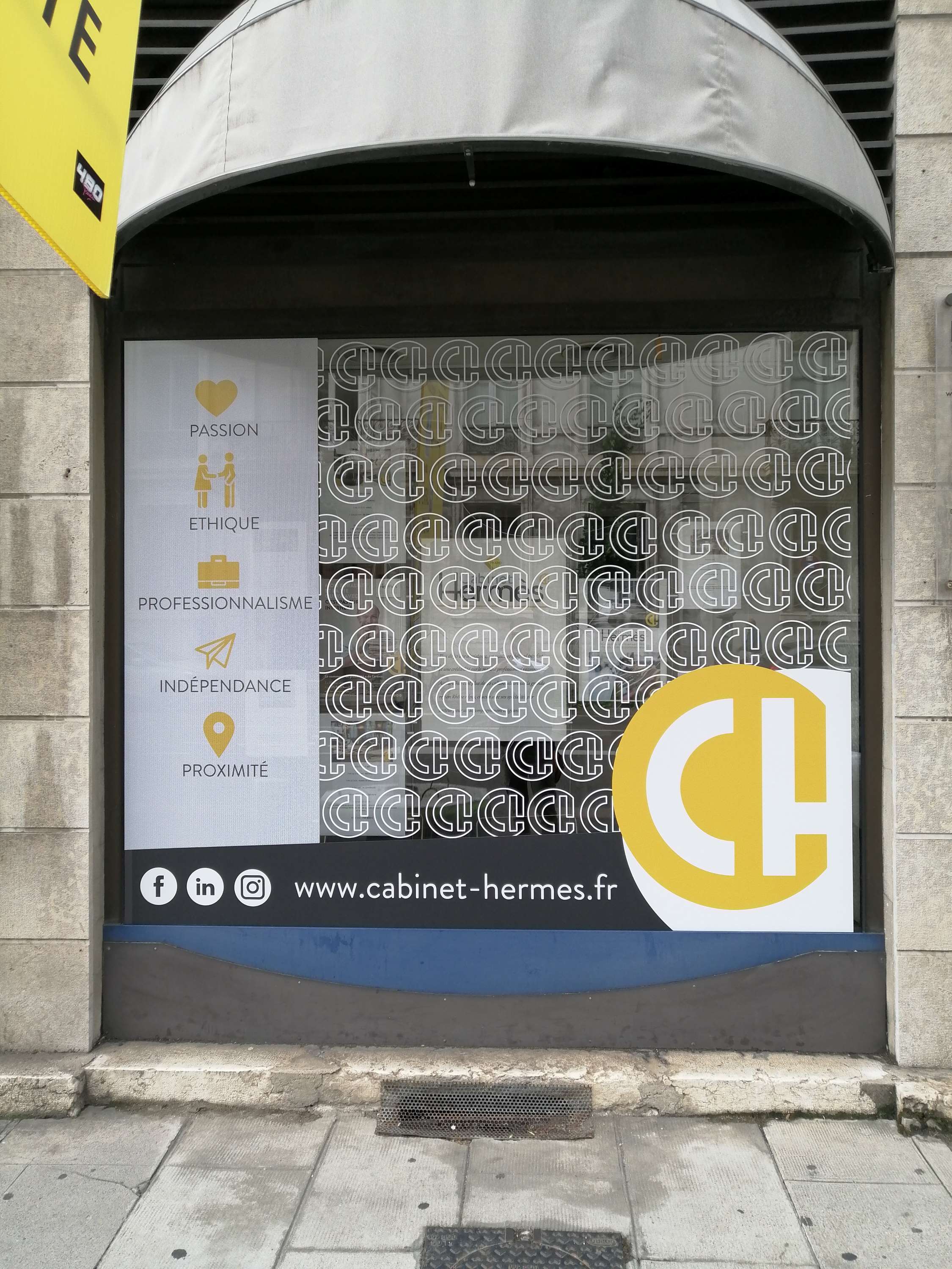 SIGNARAMA Grenoble - Personnalisation de vitrine